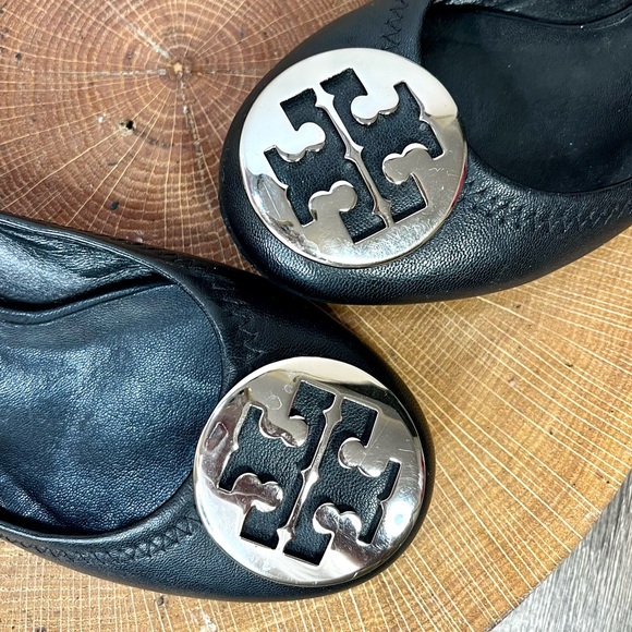 * Tory Burch Reva Leather Ballet Flats with Silver Medallion – Women’s Size 4 - Picture 4 of 14
